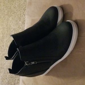 Outwoods animal print bootie/sneaker
